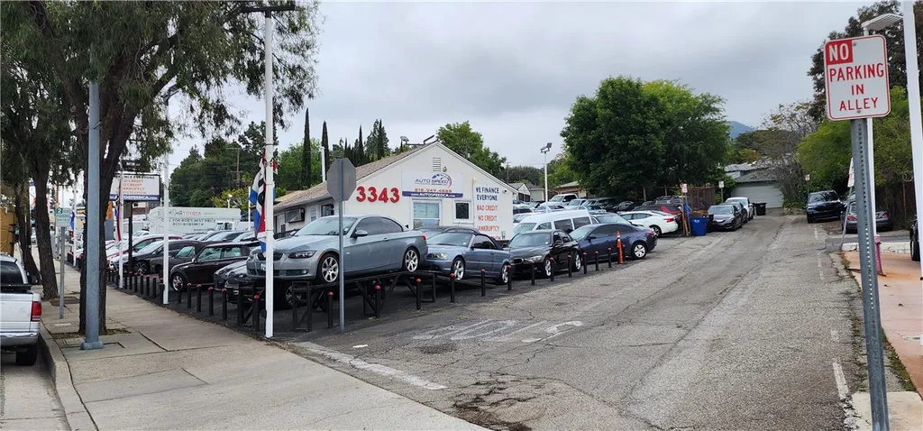 Additional image 2 of 3343 Foothill Blvd, La Crescenta, CA 91214
