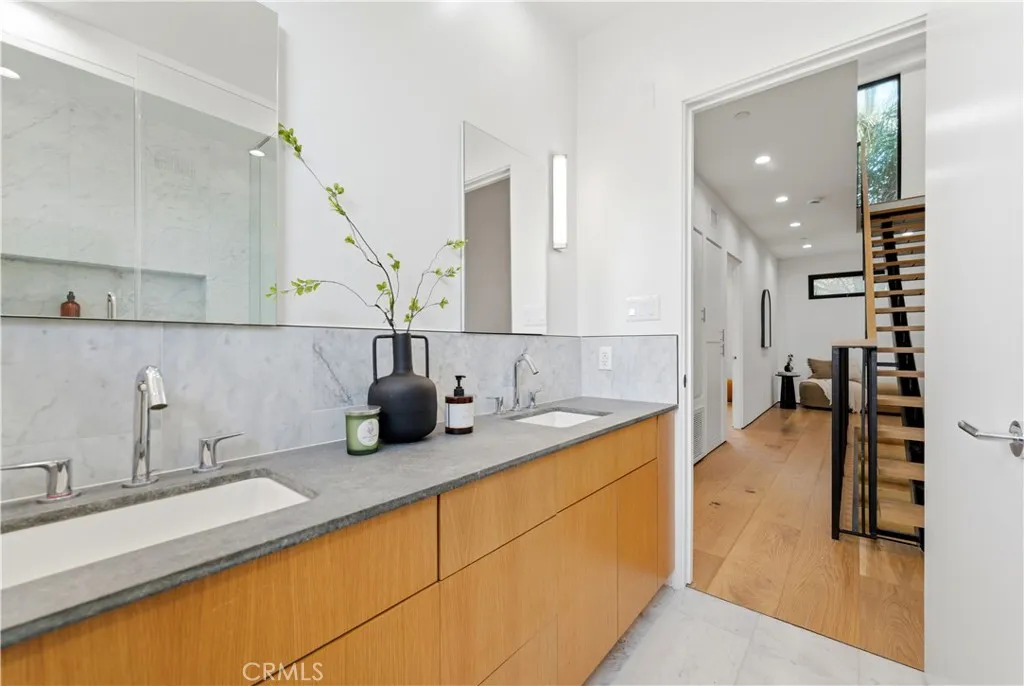 Additional image 25 of 11702 Charnock Road, Los Angeles, CA 90066