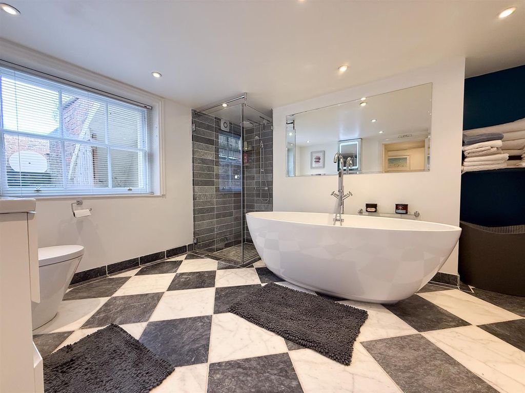 Additional image 10 of 2 bed flat to rentBath Road, Cheltenham GL53
