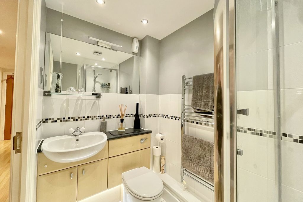 Additional image 15 of 2 bed flat for saleKnyveton Road, Bournemouth BH1
