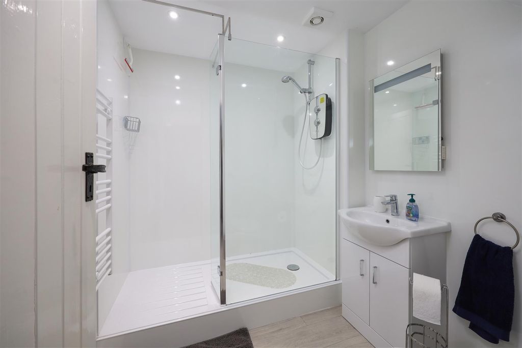Additional image 17 of 4 bed detached house for saleWellow, Isle Of Wight PO41