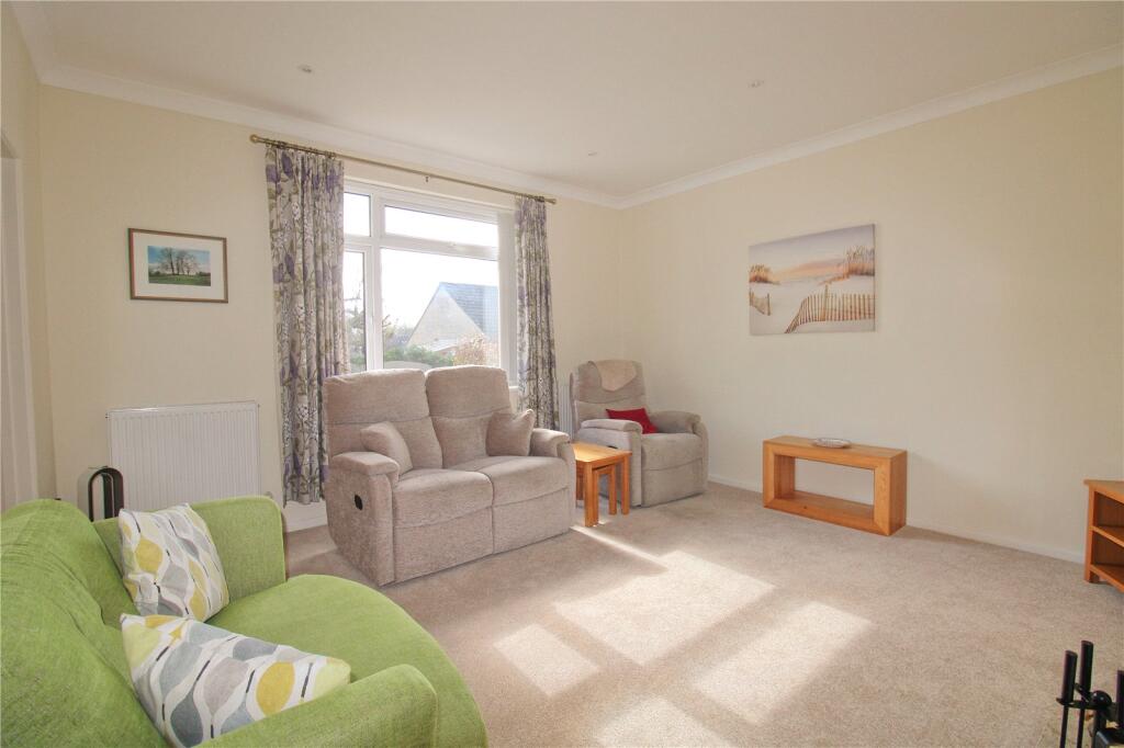 Holyrood Close, Trowbridge photo 2
