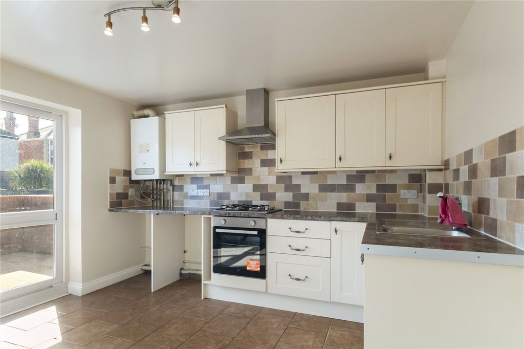 Additional image 2 of 2 bed terraced house to rentWillingham Street, Grimsby DN32