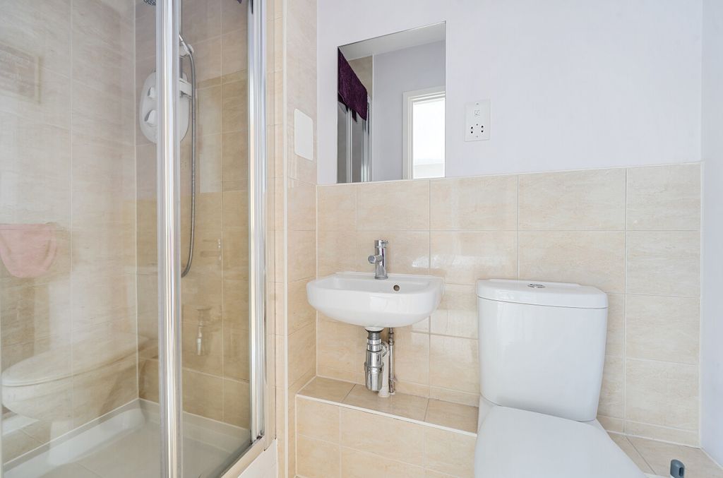 Additional image 7 of 2 bed flat for saleLondon Road, Binfield, Bracknell, Berkshire RG42