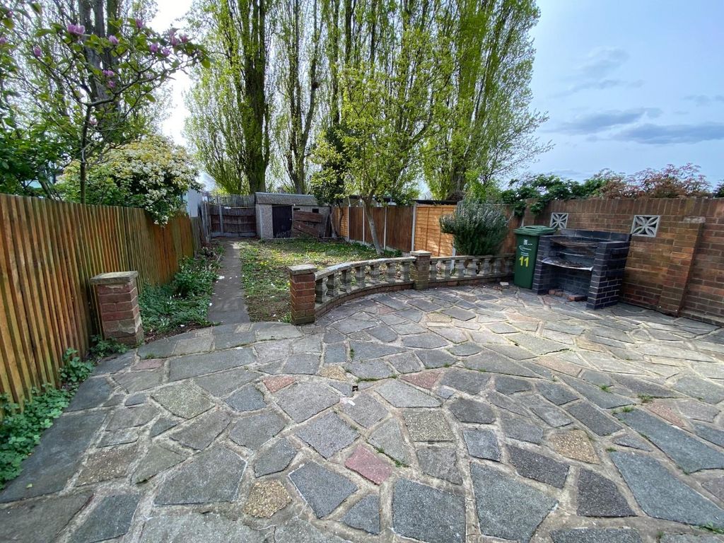 Additional image 10 of 2 bed end terrace house to rentKent Road., Dagenham, Dagenham RM10