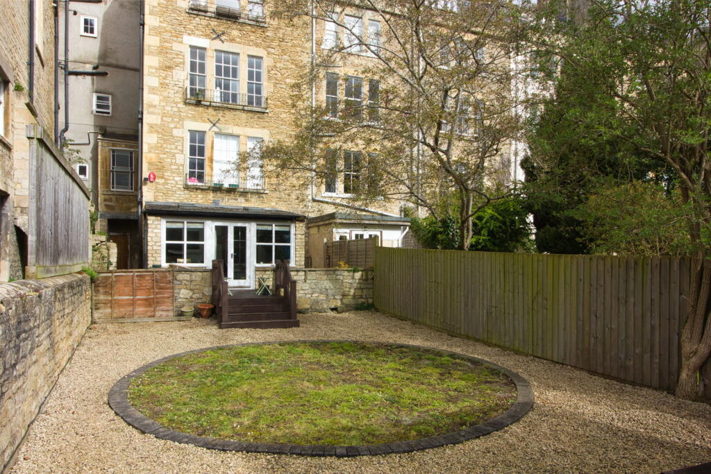 Kensington Place, Bath, BA1 6AW