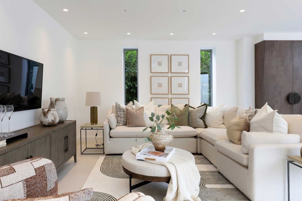 Additional image 8 of 5 bed country house for saleTower Road, Coleshill, Amersham, Buckinghamshire HP7