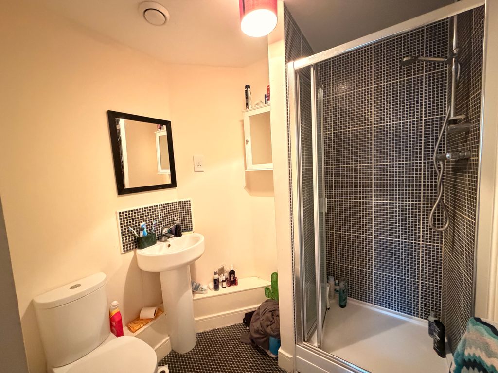 2 bed flat to rentEast Fields Road, Bristol BS16 photo 3