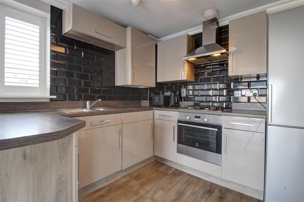 Additional image 3 of 2 bed flat to rentNeptune Road, Barry CF62