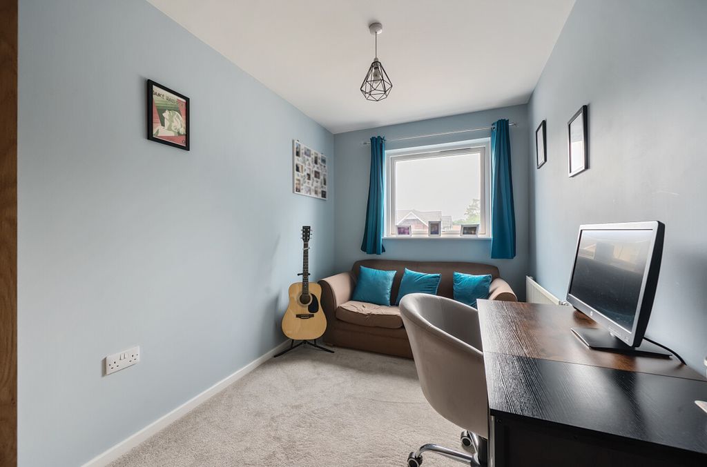 Additional image 10 of 2 bed flat for saleLondon Road, Binfield, Bracknell, Berkshire RG42