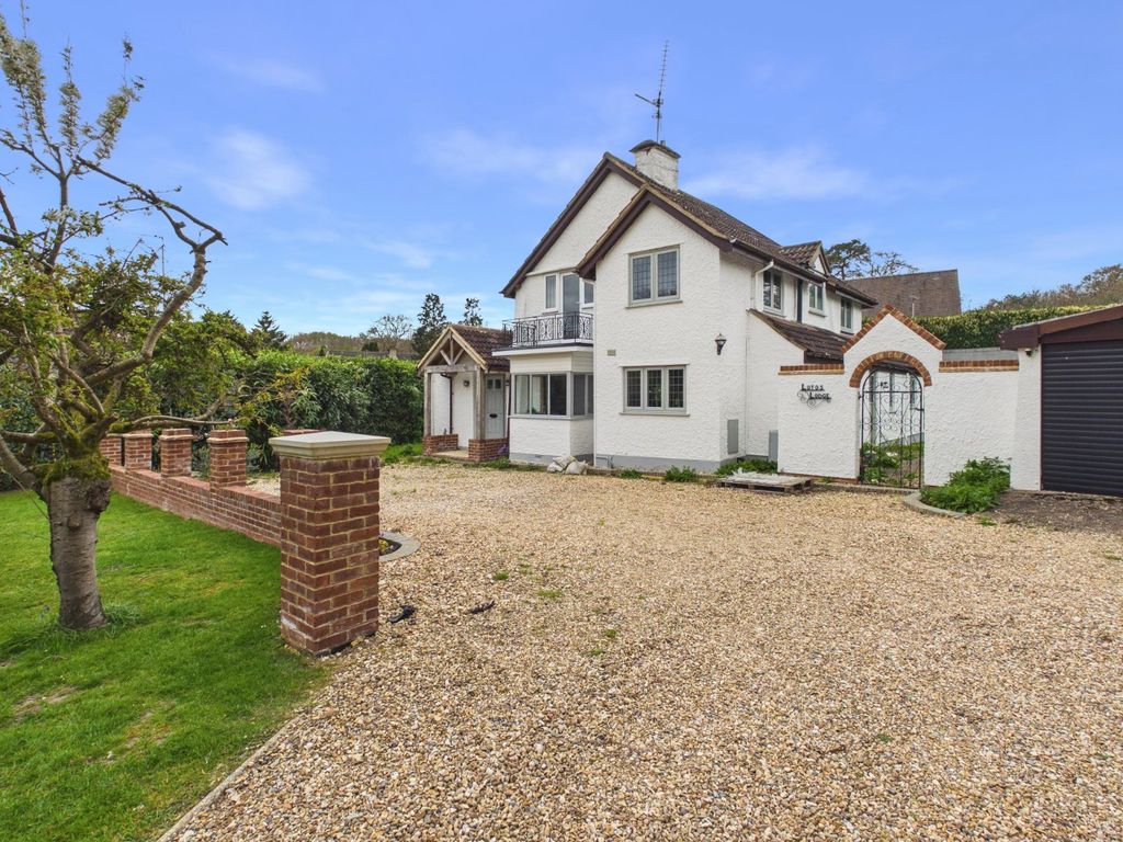4 bed detached house for saleBeeches Drive, Farnham Common, Buckinghamshire SL2