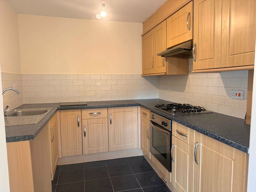 2 bed flat to rentHunters Lane, Bathgate EH47 photo 4