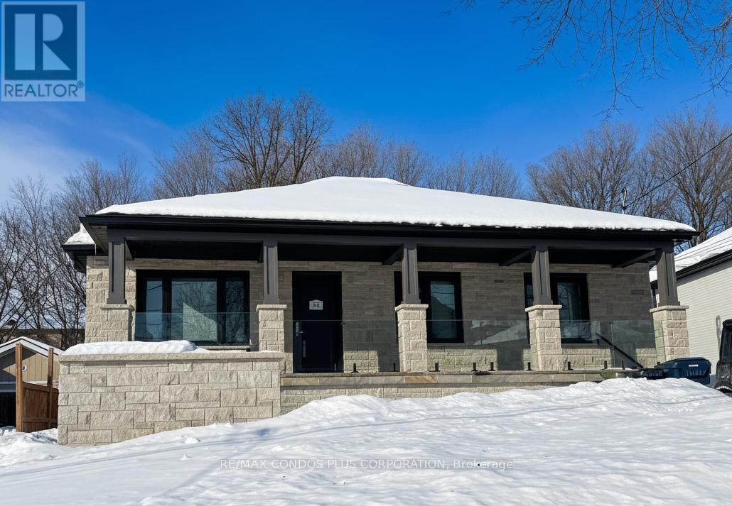 32 Harrow Drive, Toronto, ON, M6M2X3