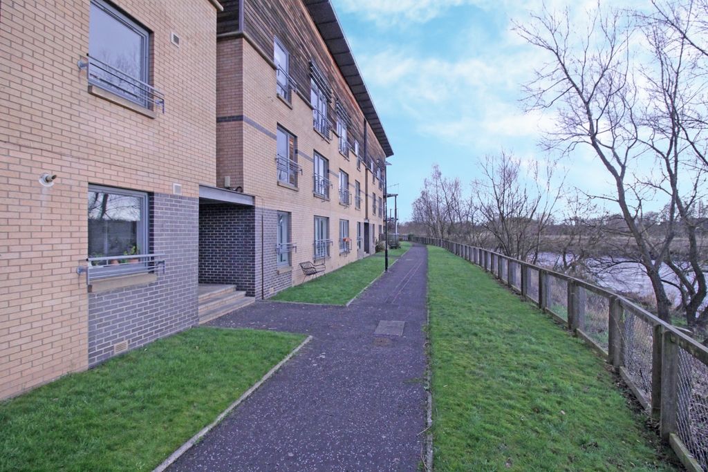 2 bed flat to rentCooperage Quay, Riverside, Stirling FK8
