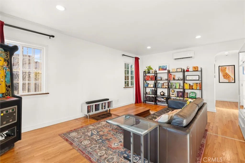 Additional image 36 of 527 W 106th Street, Los Angeles, CA 90044