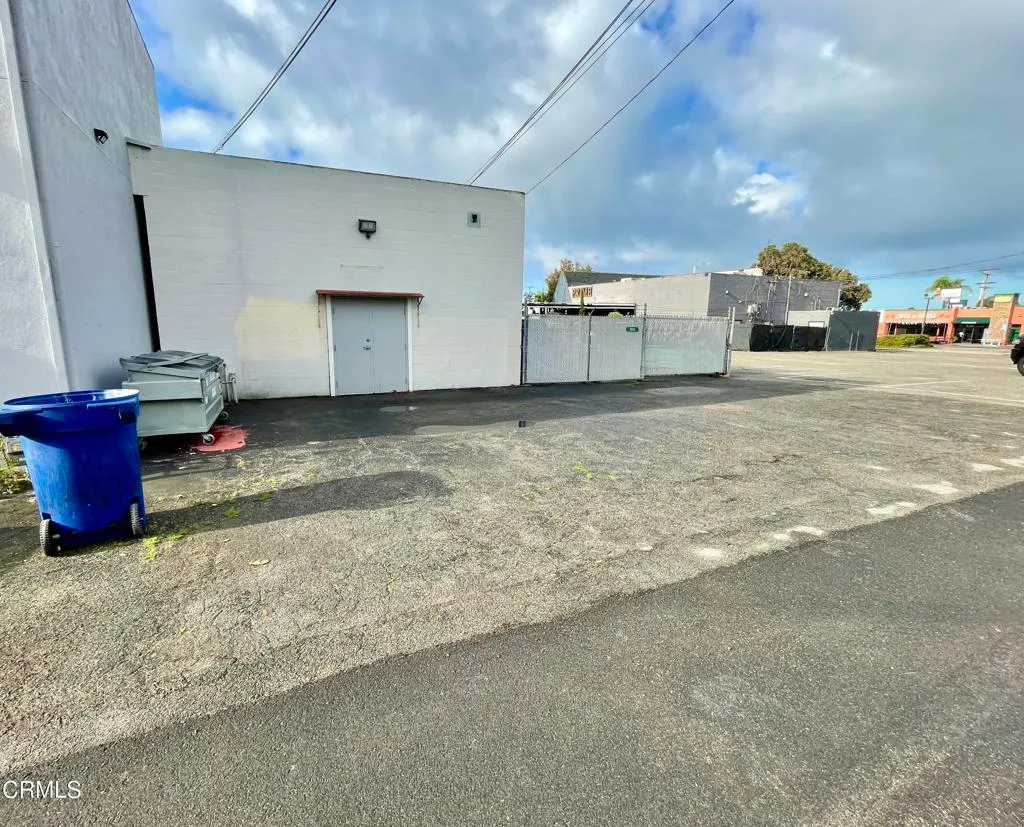 2031 E Thompson Boulevard, Ventura, CA 93001 photo 4