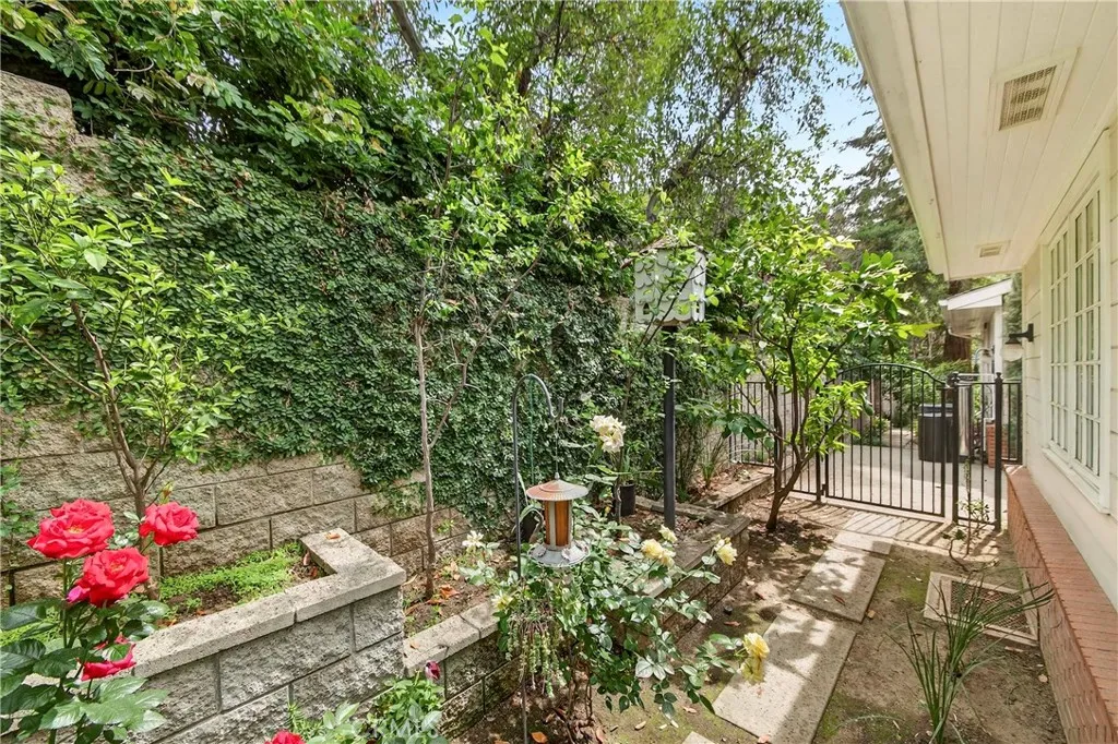 Additional image 108 of 465 W Highland Avenue, Sierra Madre, CA 91024