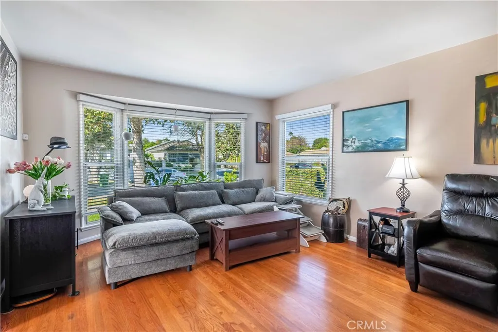 Additional image 65 of 17504 Hamlin St, Van Nuys, CA 91406