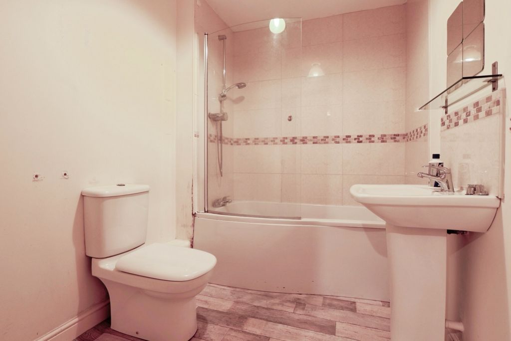 Additional image 7 of 2 bed flat for saleKings Court, 71-76 Wright Street, Hull HU2