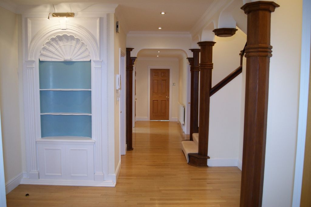 Additional image 5 of 7 bed detached house to rentPortland Park, Gerrards Cross, Buckinghamshire SL9