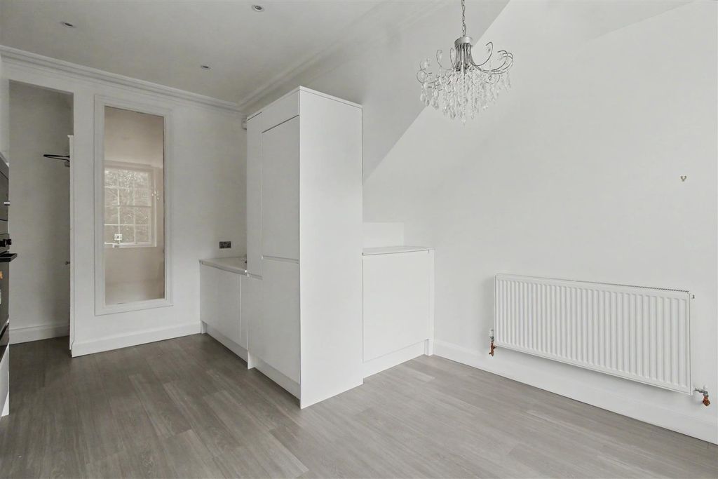 Additional image 21 of 3 bed flat to rentTown Street, Bramcote, Nottingham NG9