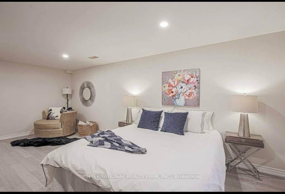 Lower-130 Amberjack Boulevard, Toronto, ON, M1H 2J9