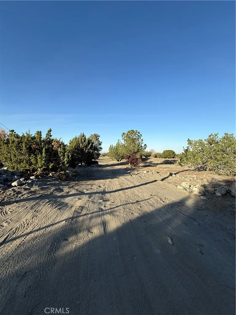 Additional image 2 of 3038 White Fox Trail, Phelan, CA 92371