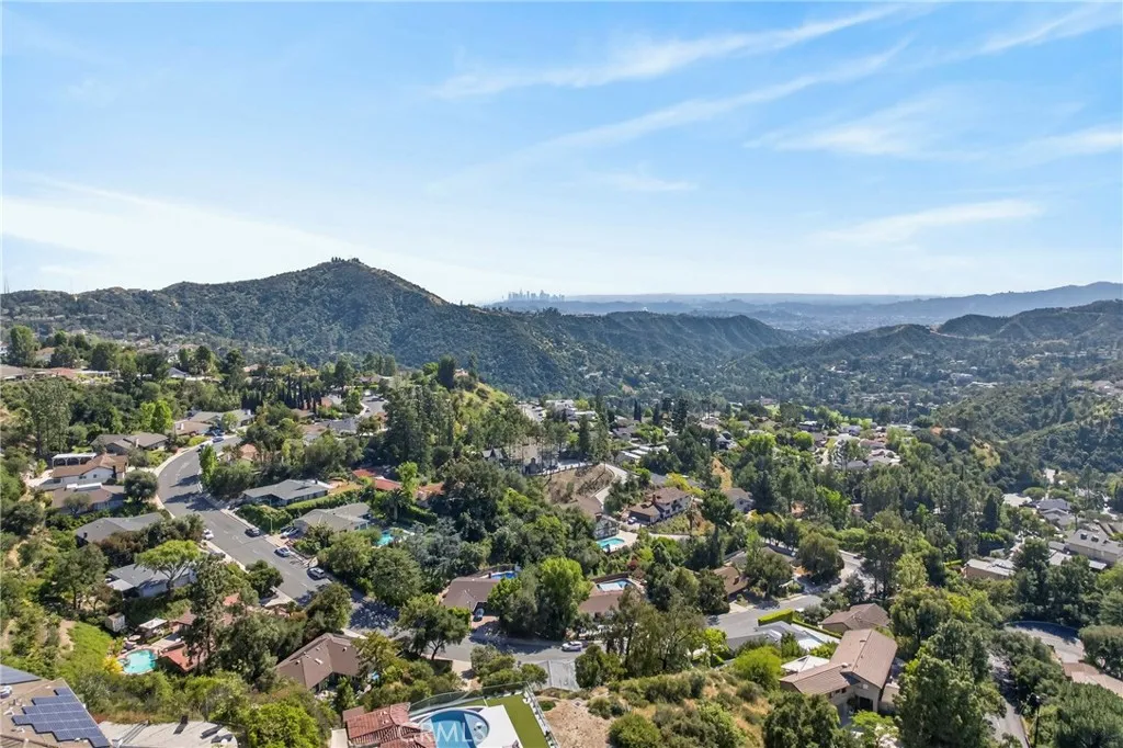 Additional image 126 of 3737 San Augustine Dr, Glendale, CA 91206