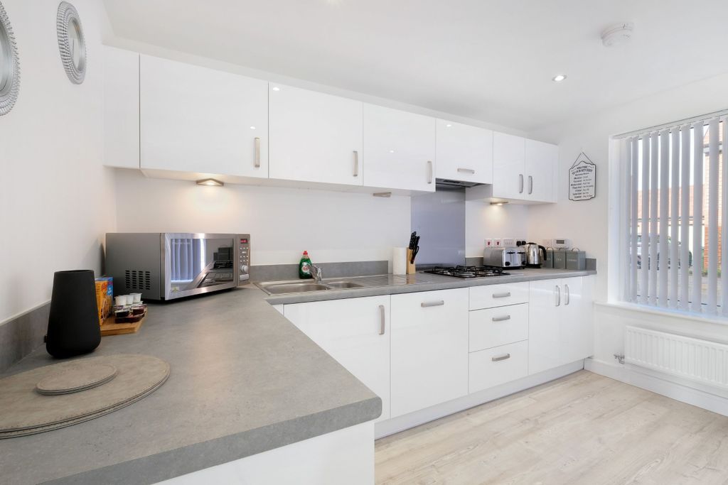 Additional image 9 of 5 bed semi-detached house to rentKempster Way, Weston Turville, Aylesbury HP22