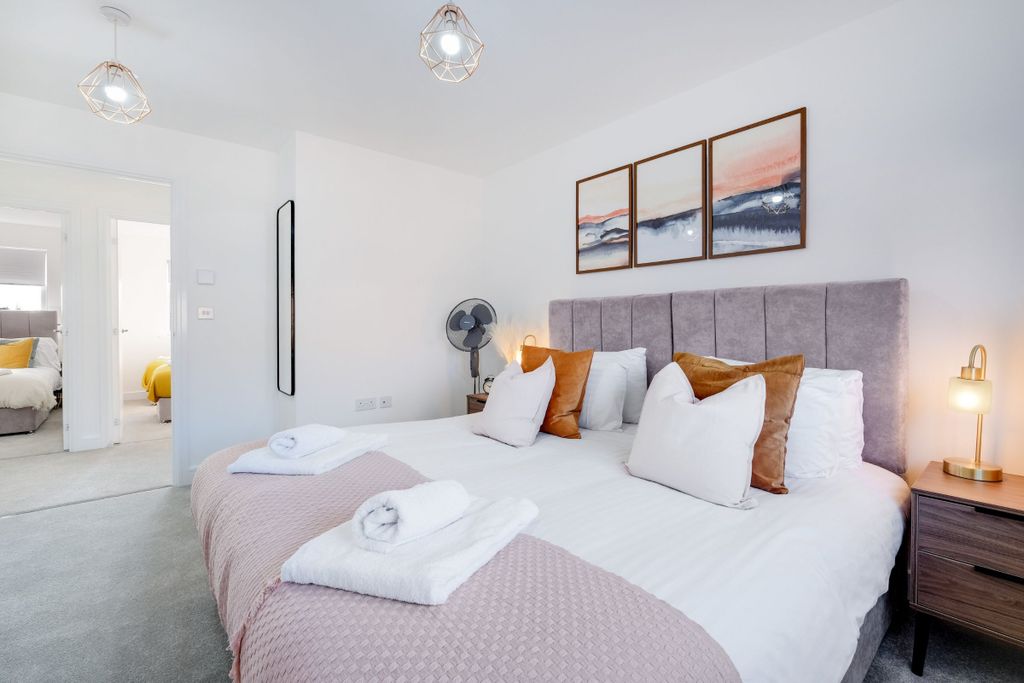 Additional image 24 of 5 bed semi-detached house to rentKempster Way, Weston Turville, Aylesbury HP22