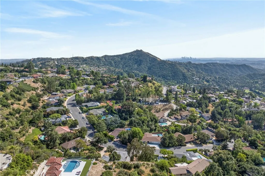 Additional image 128 of 3737 San Augustine Dr, Glendale, CA 91206