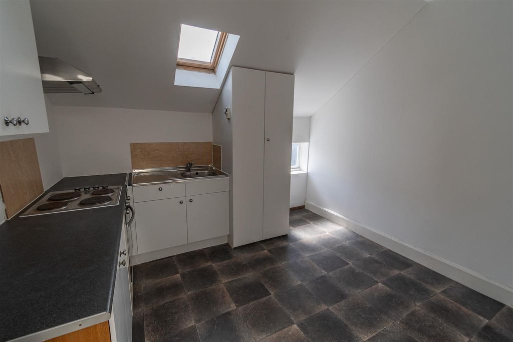Additional image 9 of 2 bed flat to rentDock View Road, Barry CF63