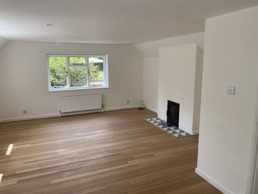 Additional image 2 of 3 bed flat to rentTerwick Lane, Rogate, Petersfield, Hampshire GU31