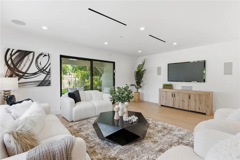Additional image 52 of 23463 Sylvan Street, Woodland Hills, CA 91367