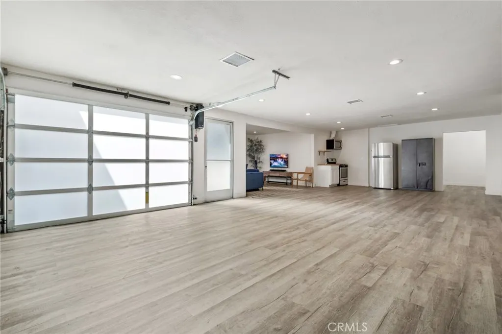 Additional image 31 of 555 E 3rd St, Long Beach, CA 90802