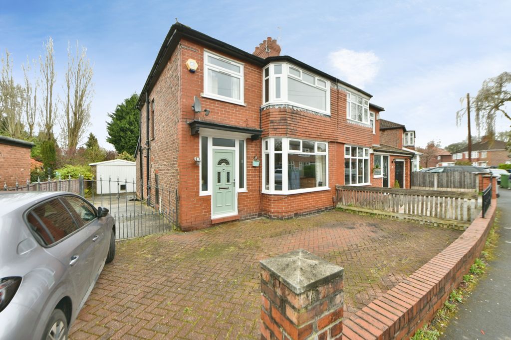 3 bed semi-detached house for saleManley Road, Sale M33