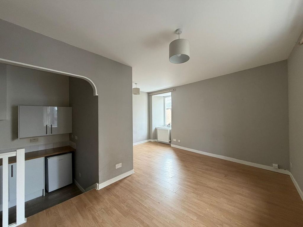 Additional image 2 of 2 bed flat to rentMillar Street, Crieff PH7