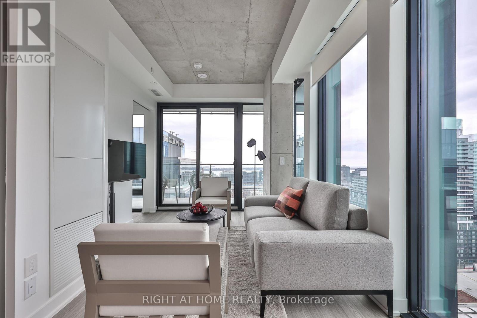 2404-284 King Street, Toronto, ON, M5A1K4