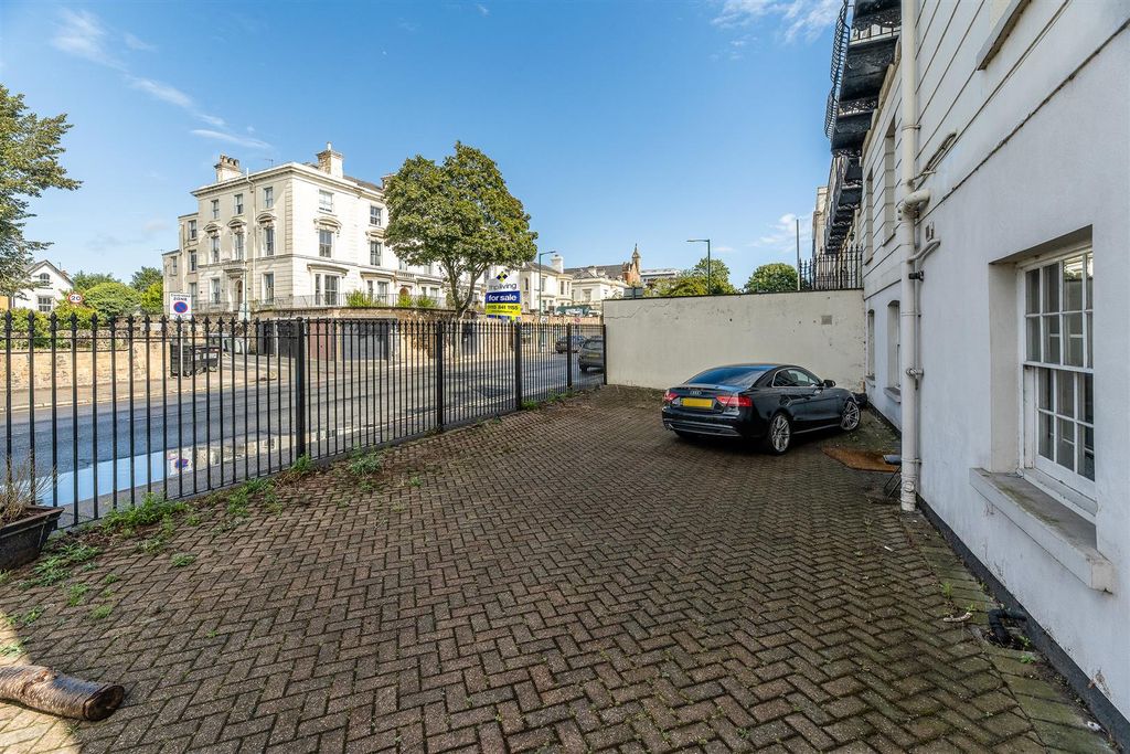 Additional image 12 of 2 bed flat for saleNorth Road, The Park NG7