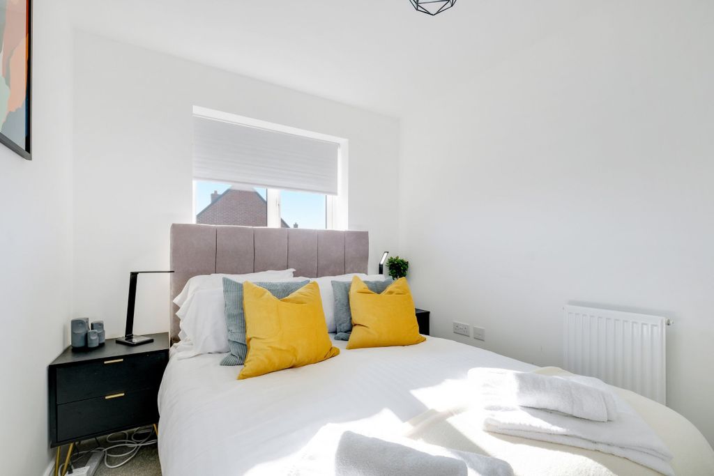 Additional image 31 of 5 bed semi-detached house to rentKempster Way, Weston Turville, Aylesbury HP22
