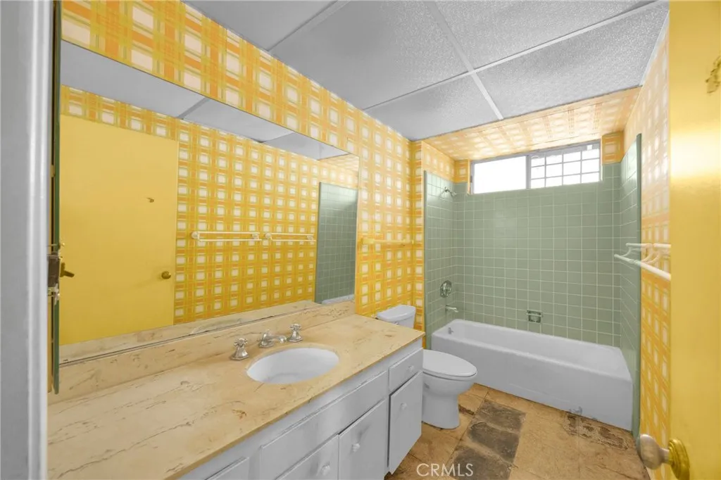 Additional image 101 of 3737 San Augustine Dr, Glendale, CA 91206