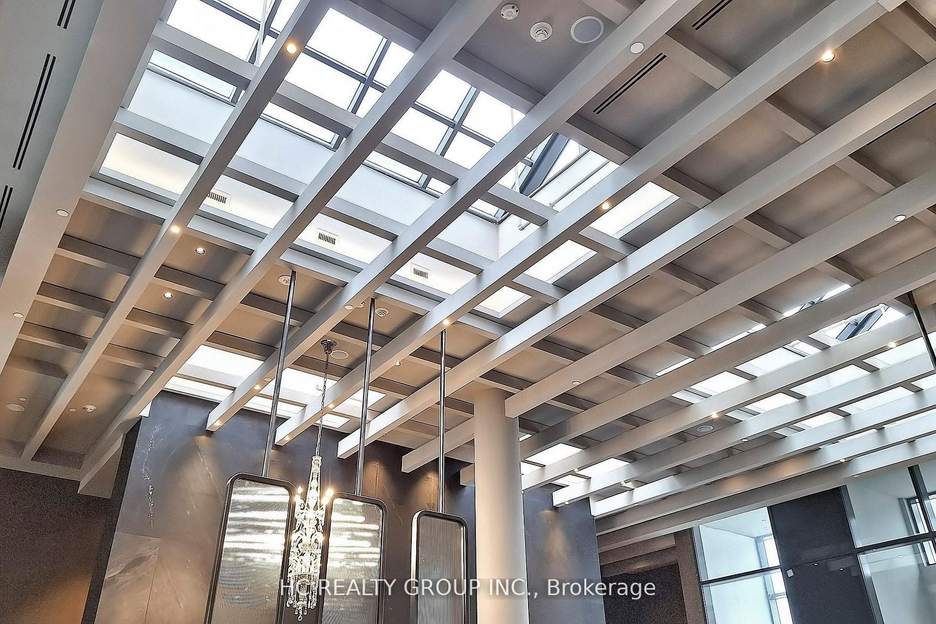 3101-8 Interchange Way, Vaughan, ON, L4K 0R2 photo 2