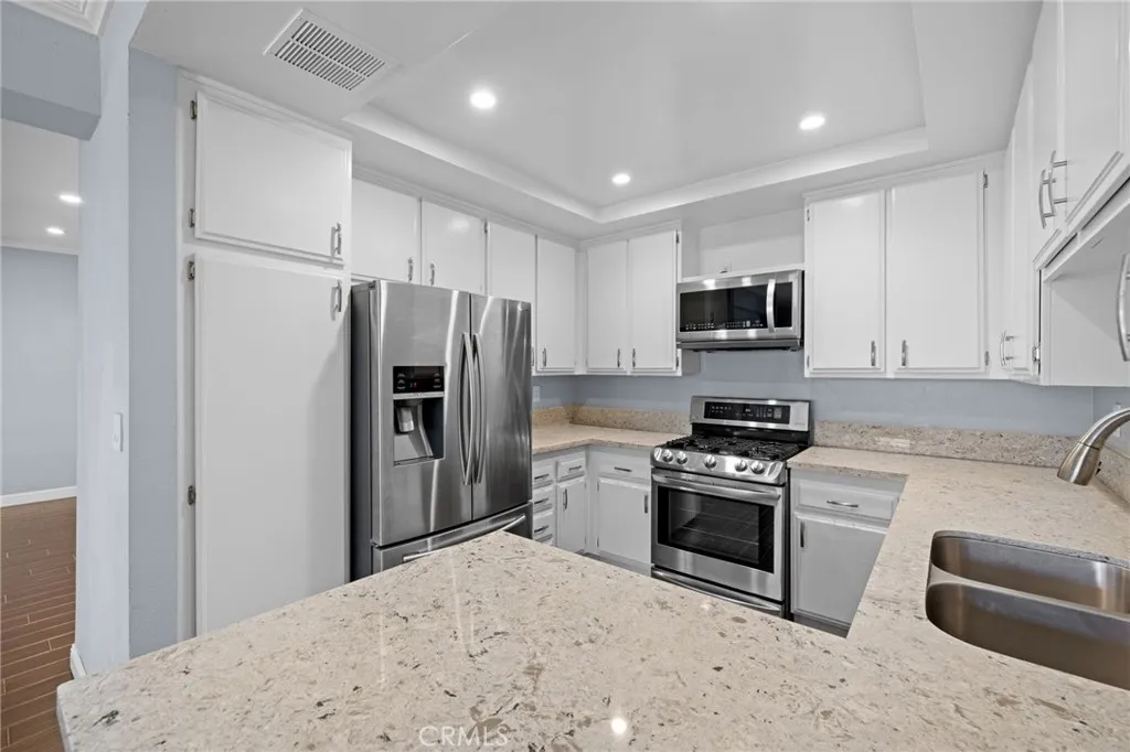 Additional image 58 of 10831 Roycroft St Unit 9, Sun Valley, CA 91352