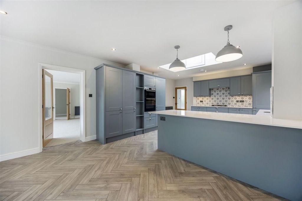 Additional image 2 of 4 bed detached bungalow for saleSoutham Lane, Southam, Cheltenham GL52