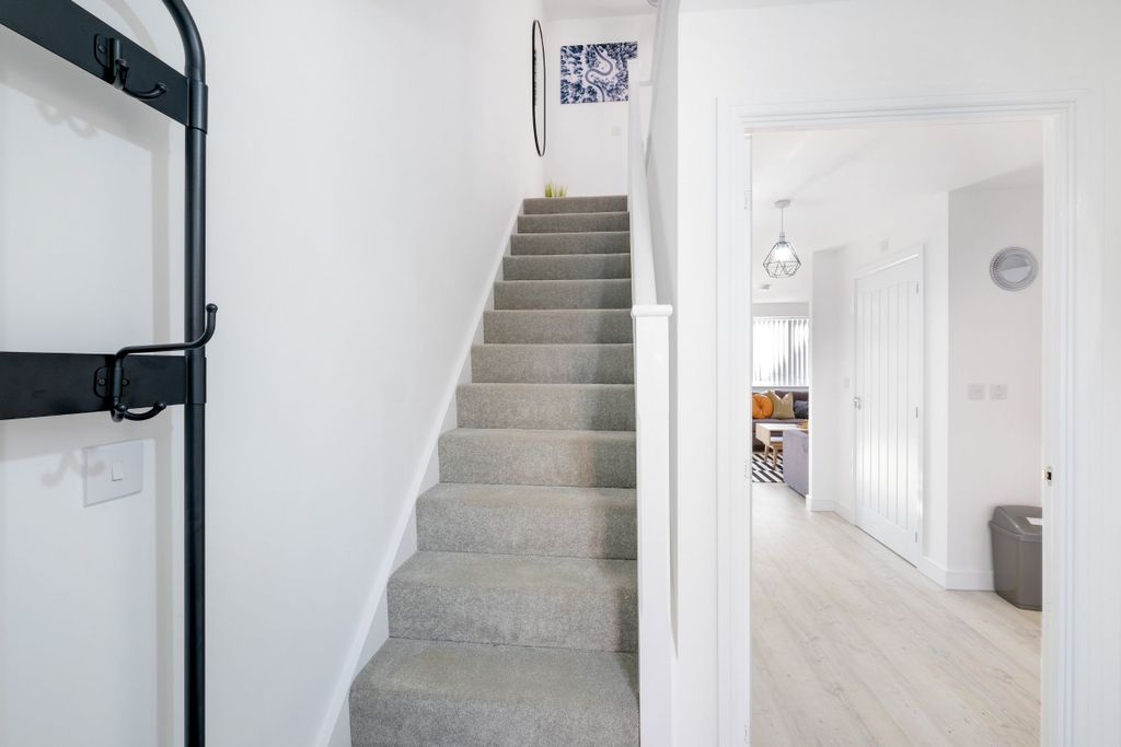 Additional image 35 of 5 bed semi-detached house to rentKempster Way, Weston Turville, Aylesbury HP22