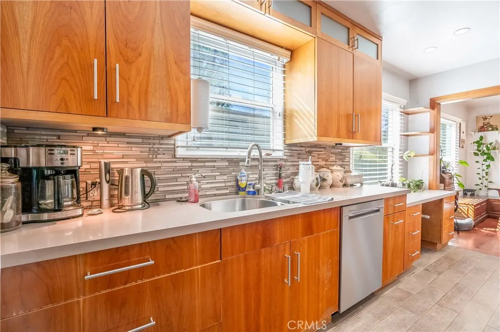 Additional image 21 of 17504 Hamlin St, Van Nuys, CA 91406