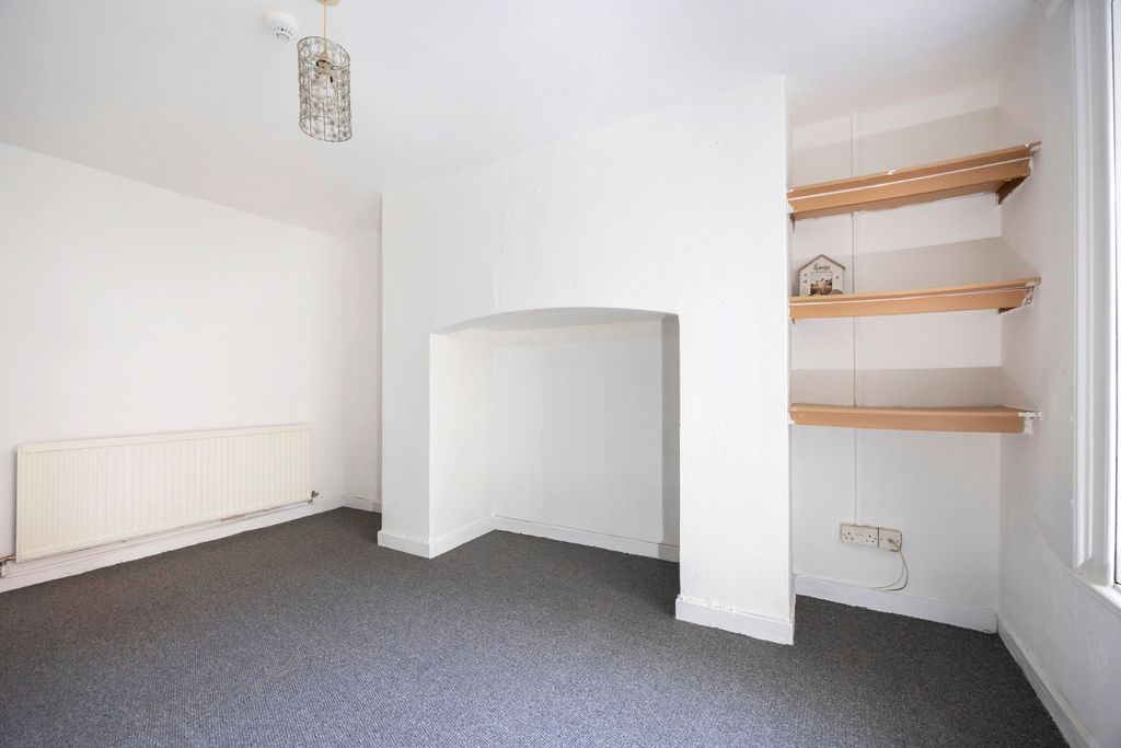 Additional image 3 of 2 bed flat to rentWellington Street, Cheltenham GL50