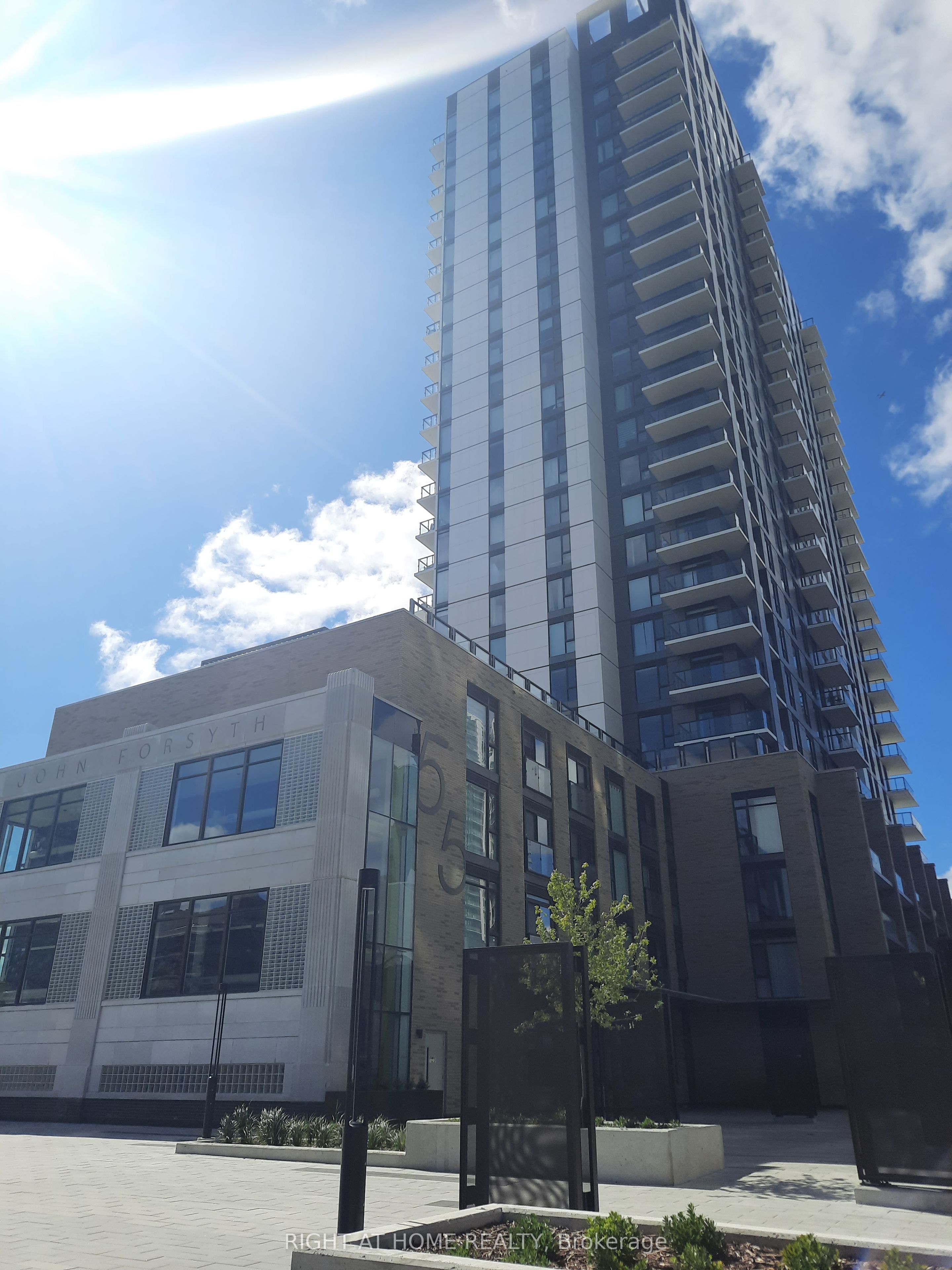 316-55 Duke Street W, Kitchener, ON, N2H 0C9