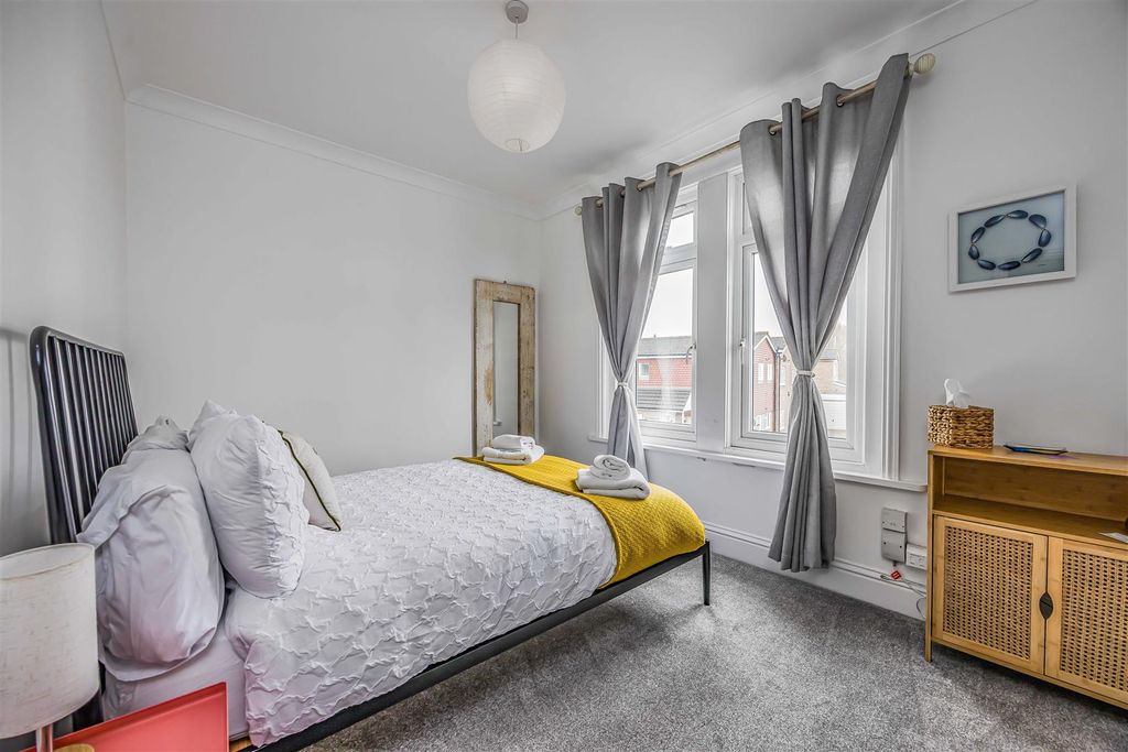Additional image 6 of 1 bed flat for saleNorth Street, Emsworth PO10