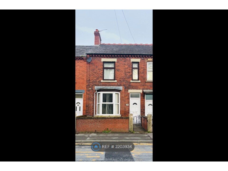 3 bed terraced house to rentBradley Road, Wrexham LL13